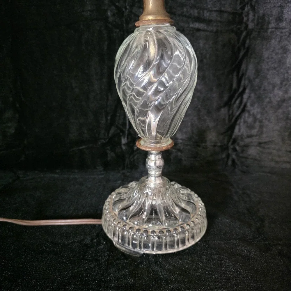 VTG Swirl Glass Table Budoir Lamp With Brass Accent & Beaded Ivory Shade - Small